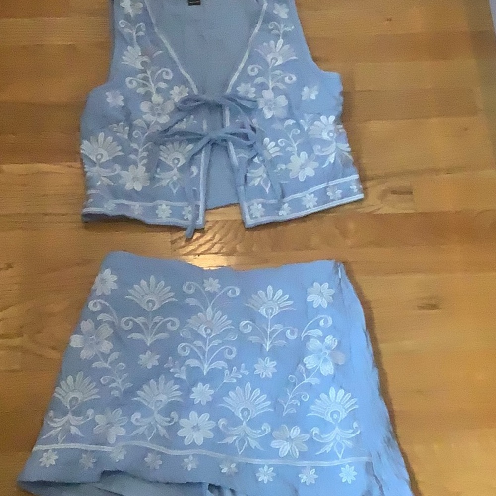 4/$12 NWOT Adorable skort with vest outfit